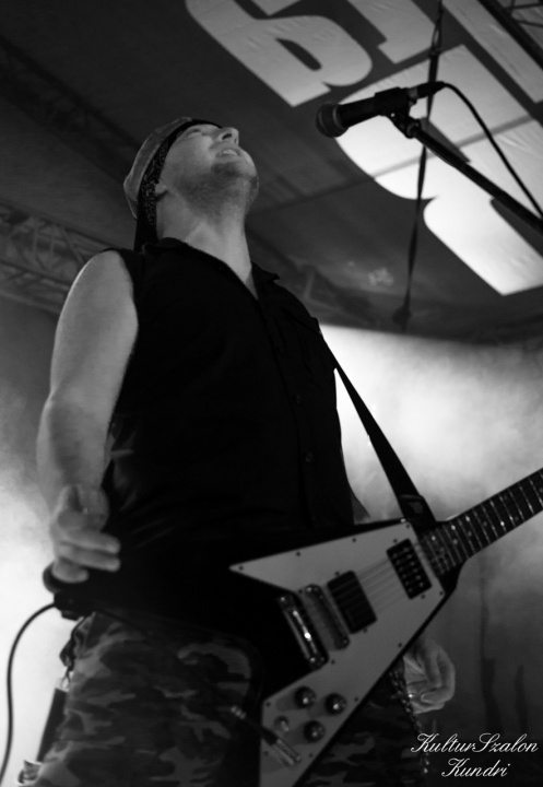 Killer Surprise: http://kulturszalon.hu/?q=hegyalja-menetrend-2013-junius-25-kedd